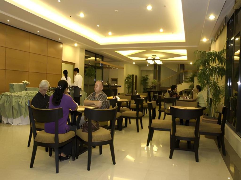 Hotel Ariana Bauang Exterior photo